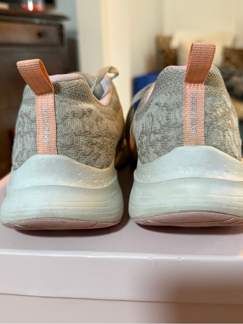 Skechers Arch Fit Women's Beige with Pink Accent Slip-Resistant Walking Sneakers - Picture 5 of 8